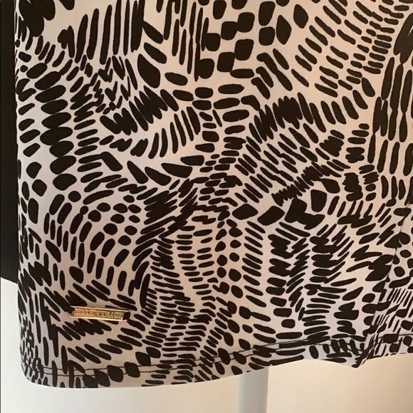 NWT Ellen Tracy B&W Tribal Print Top Size Large NEW WITH TAG - Picture 5 of 15